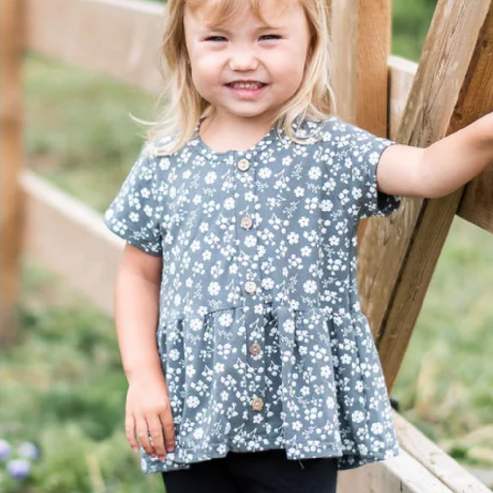 Tiny Button Apparel Floral White and Blue Peplum Button Shirt Bamboo 3T/4T